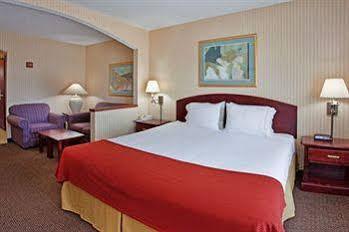 Hotel Express Hutchison By Ihg Hutchinson