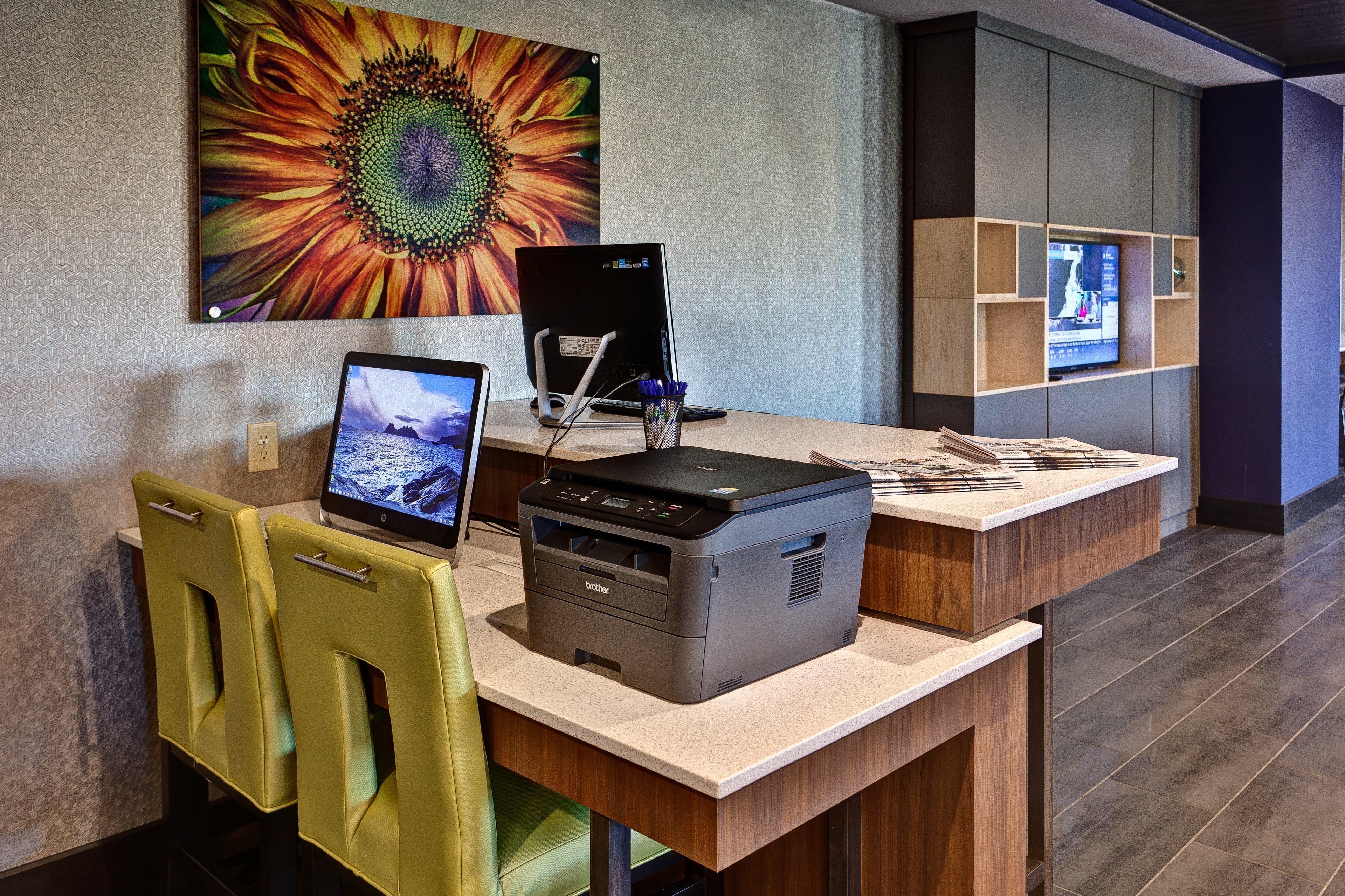 Express Hutchison By Ihg Hutchinson