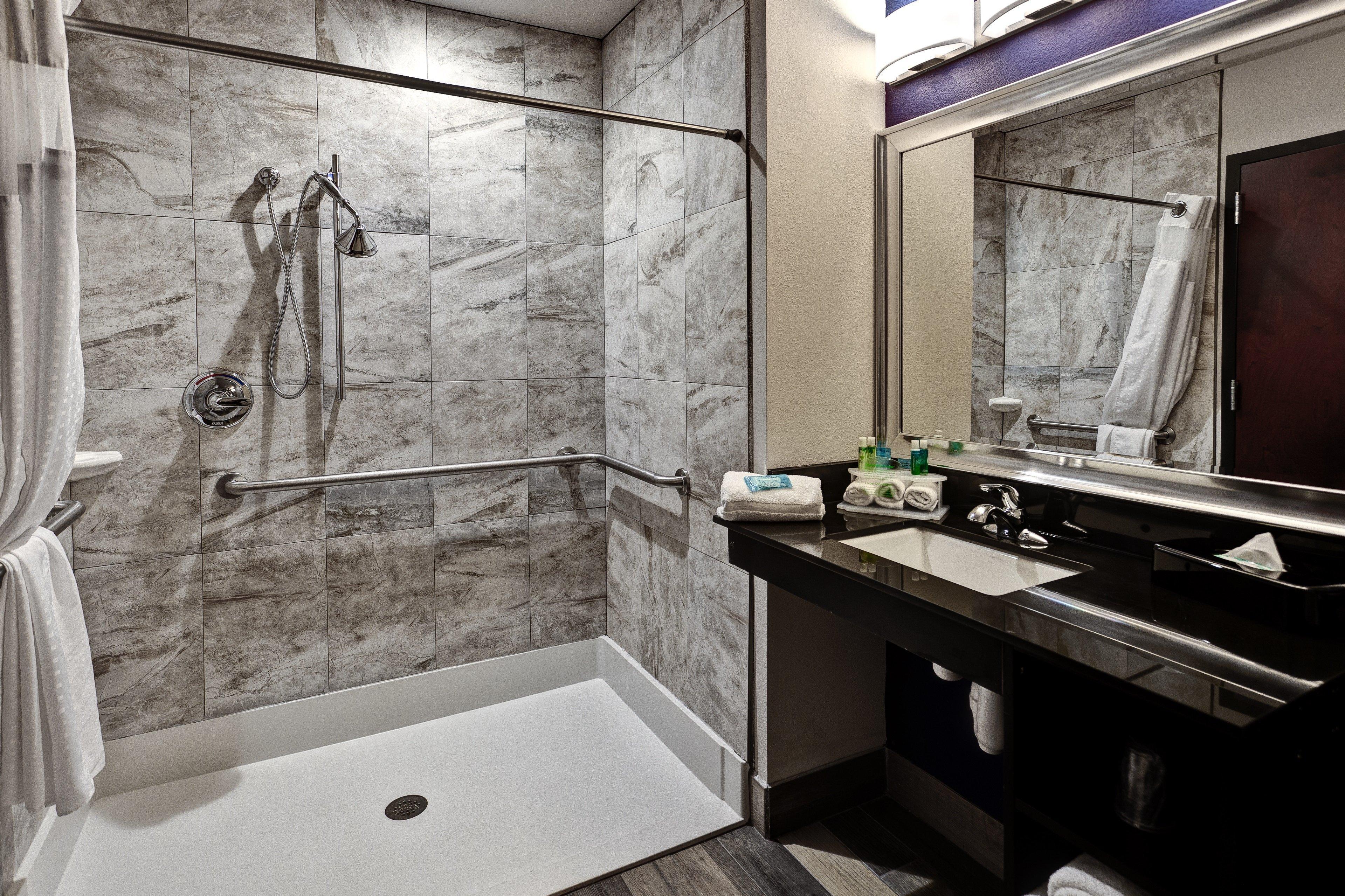 Express Hutchison By Ihg 2*