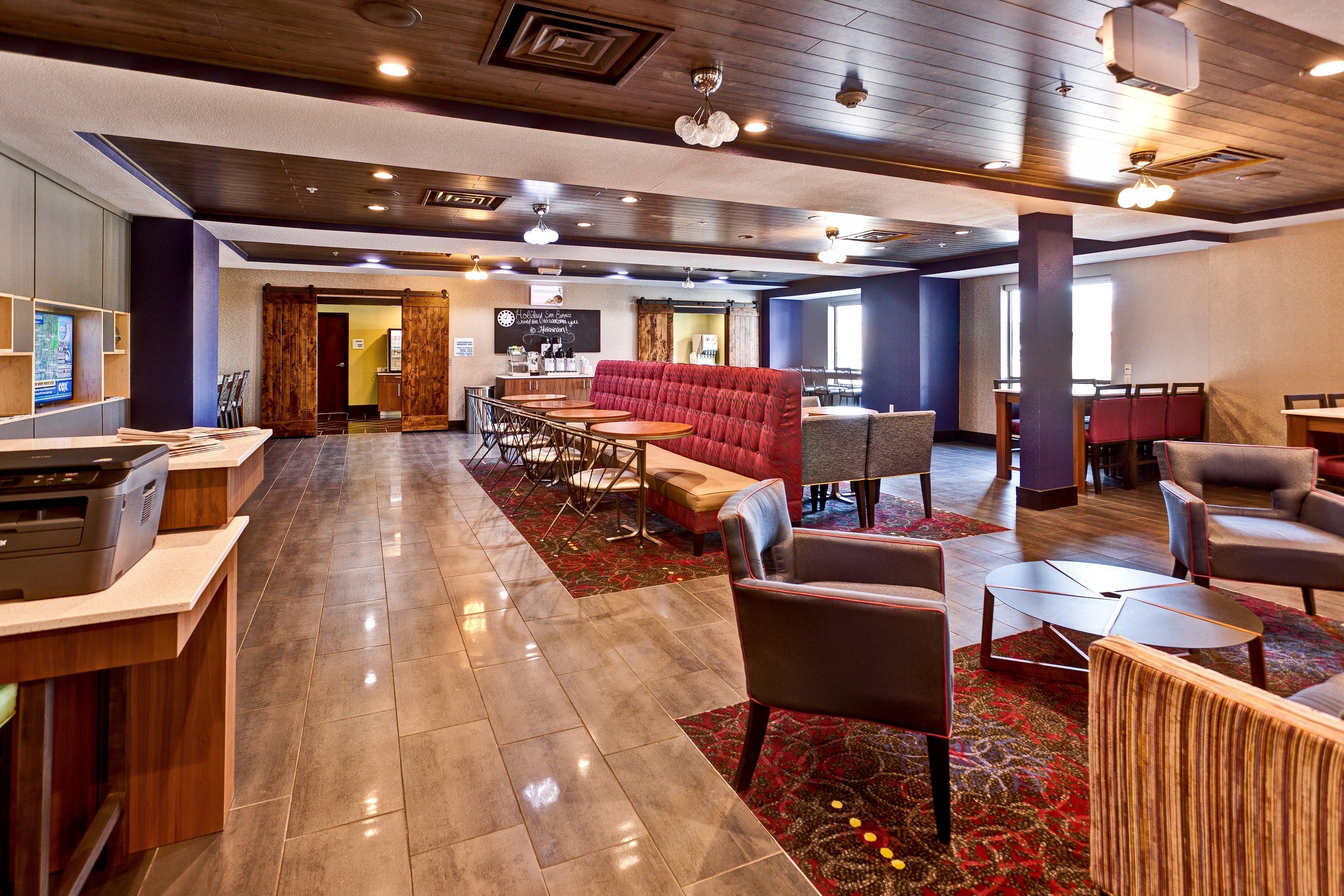 Express Hutchison By Ihg Hotel 2*