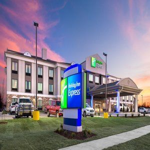 Hotel Express Hutchison By Ihg 2*
