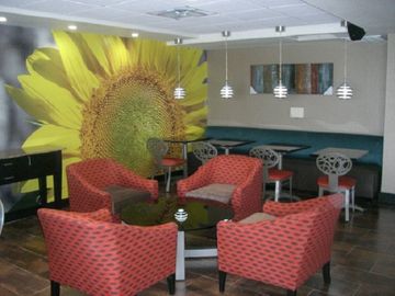 Express Hutchison By Ihg Hutchinson