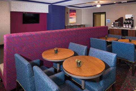 Express Hutchison By Ihg Hotel 2*
